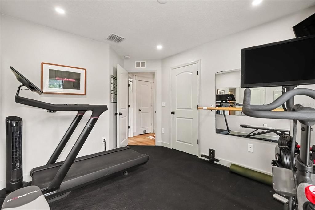 For Sale: $350,000 (4 beds, 2 baths, 1842 Square Feet)