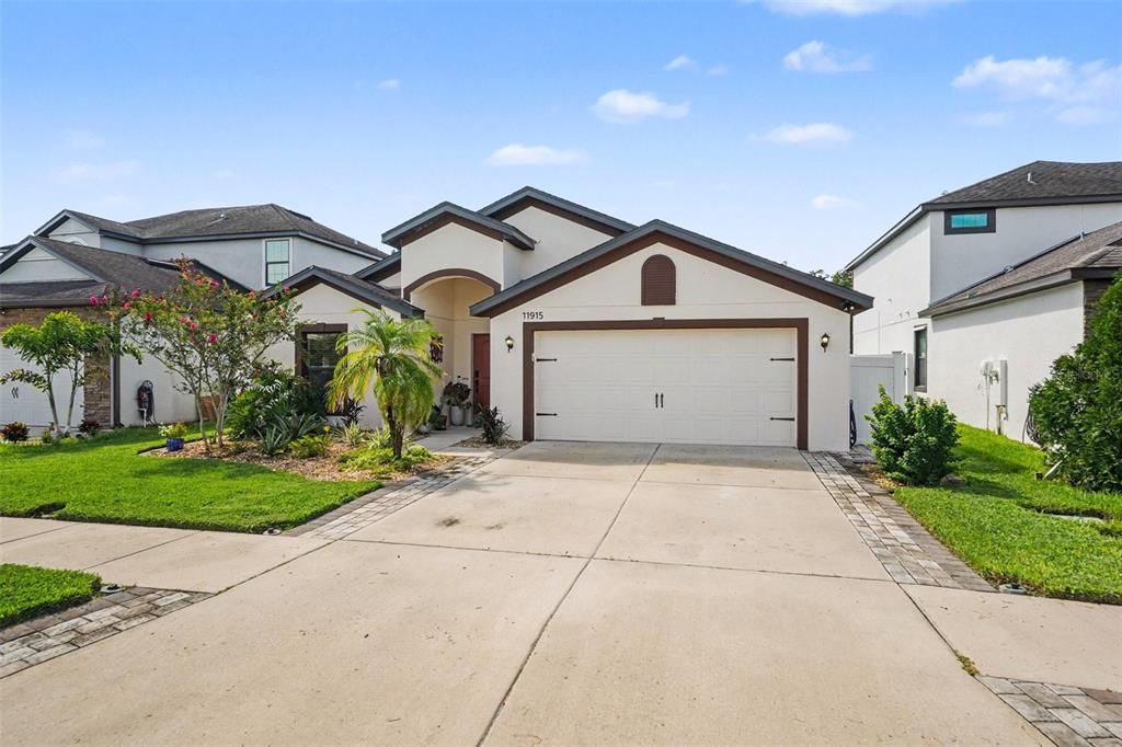 For Sale: $350,000 (4 beds, 2 baths, 1842 Square Feet)