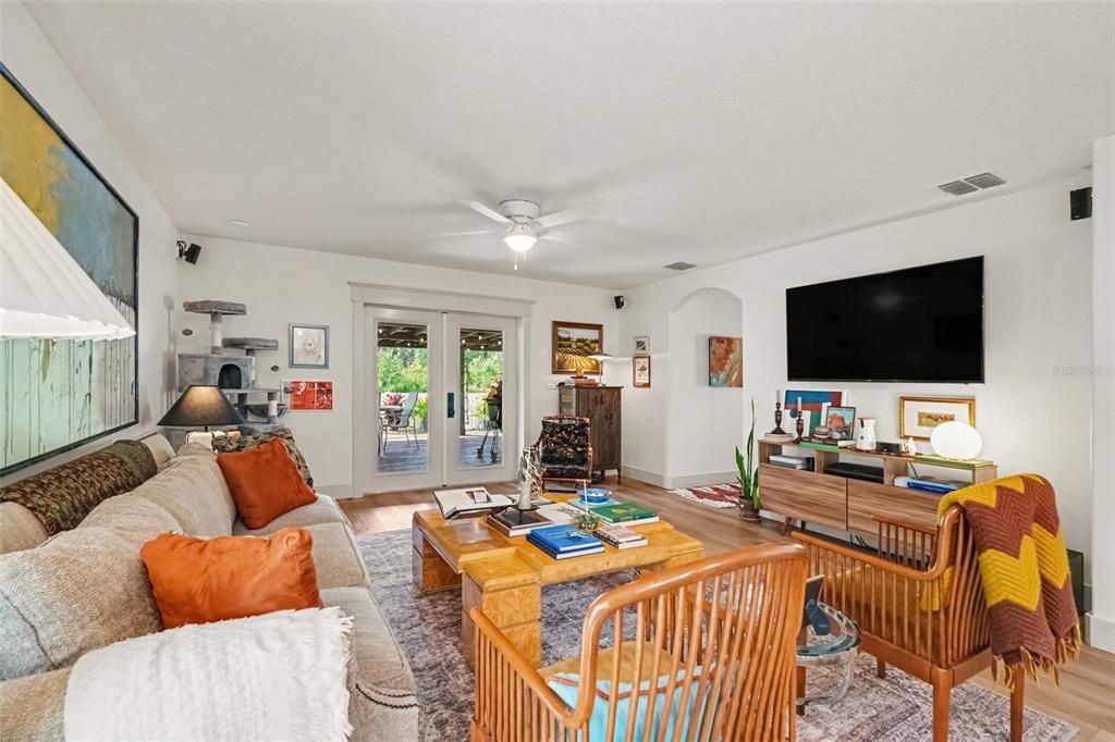 For Sale: $350,000 (4 beds, 2 baths, 1842 Square Feet)