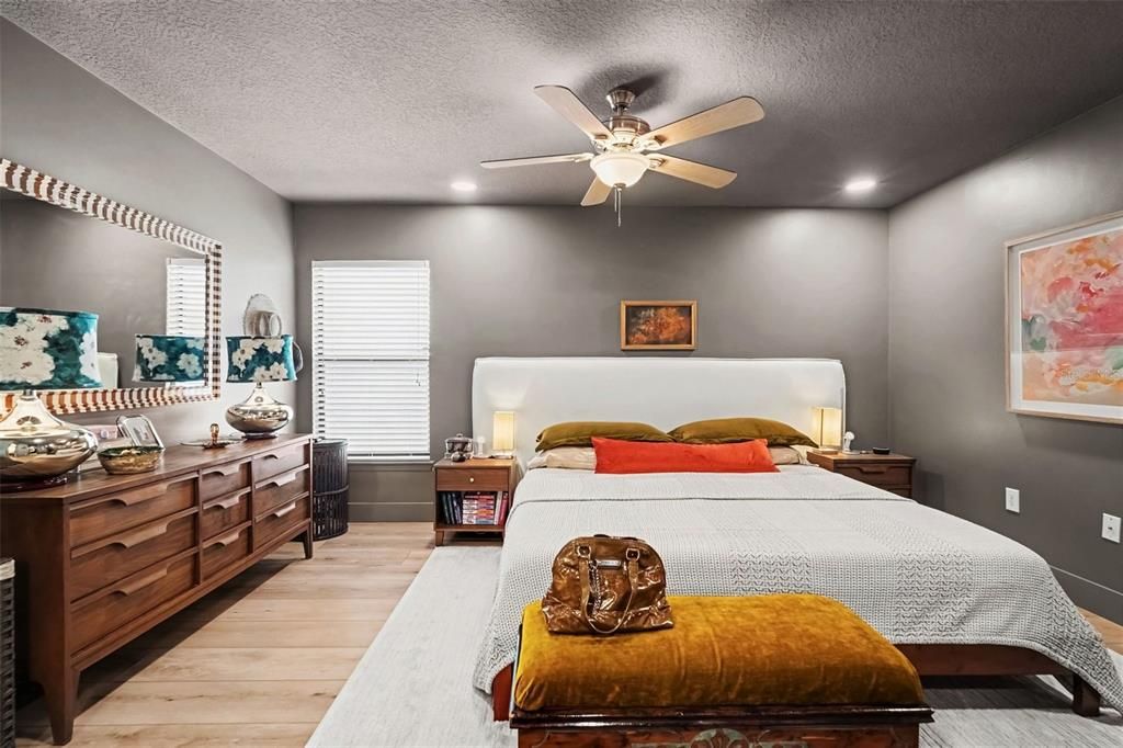 For Sale: $350,000 (4 beds, 2 baths, 1842 Square Feet)