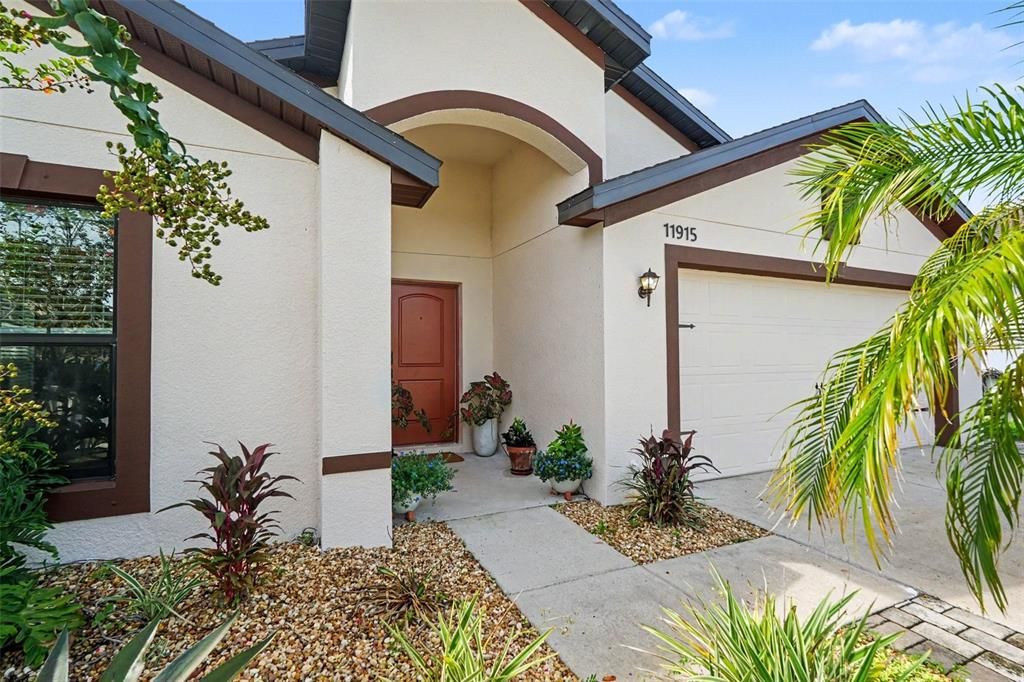 For Sale: $350,000 (4 beds, 2 baths, 1842 Square Feet)
