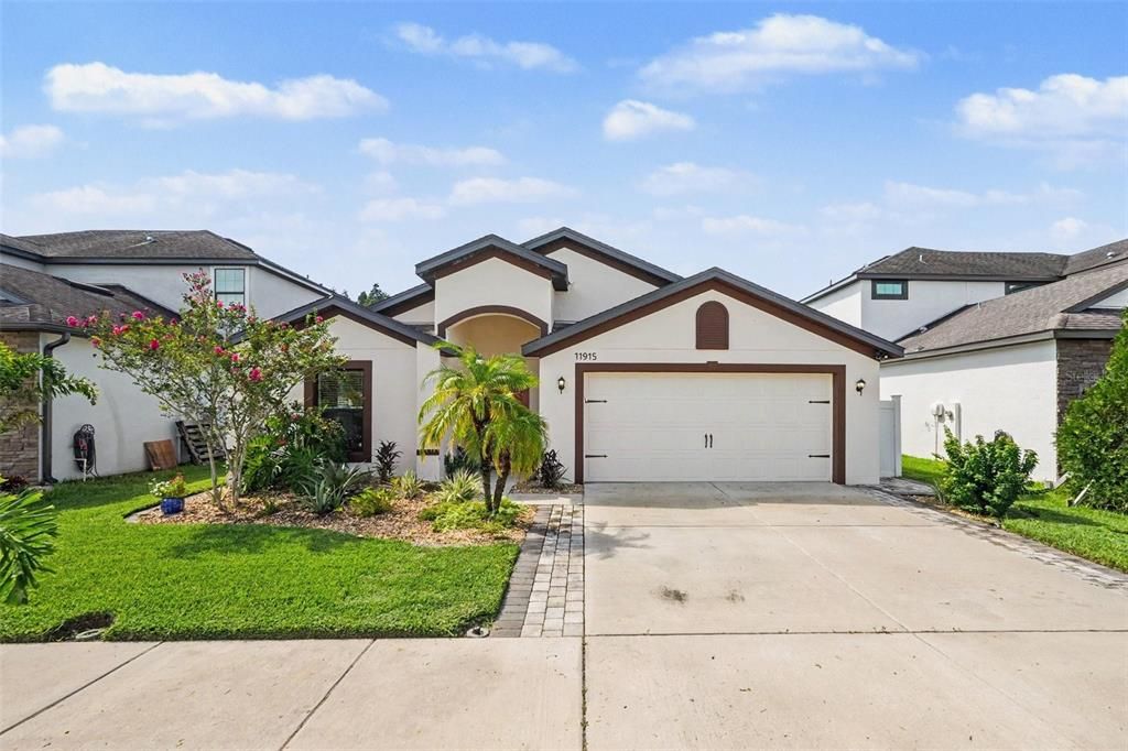 For Sale: $350,000 (4 beds, 2 baths, 1842 Square Feet)
