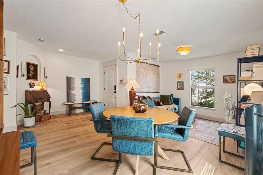 For Sale: $350,000 (4 beds, 2 baths, 1842 Square Feet)