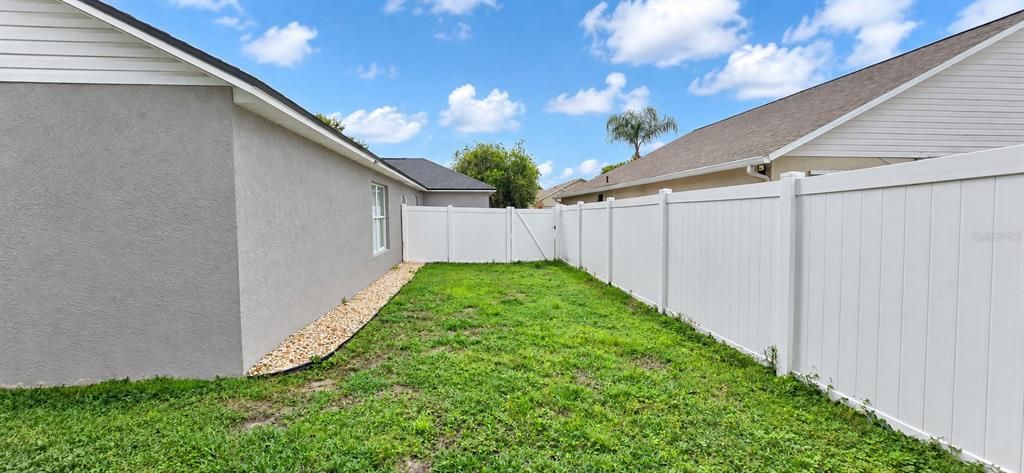 For Rent: $2,600 (3 beds, 2 baths, 1906 Square Feet)