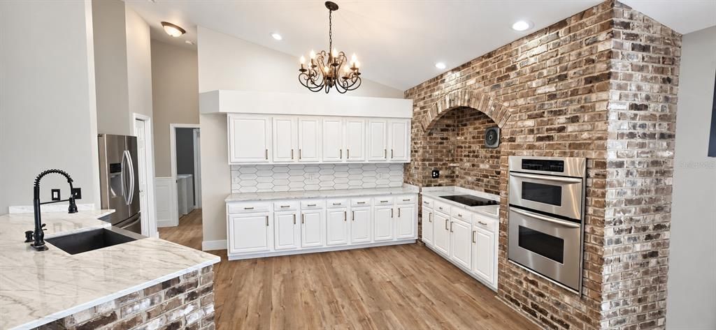 For Rent: $2,600 (3 beds, 2 baths, 1906 Square Feet)