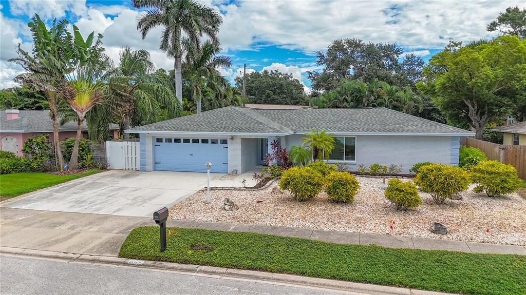 For Sale: $809,000 (4 beds, 3 baths, 2410 Square Feet)
