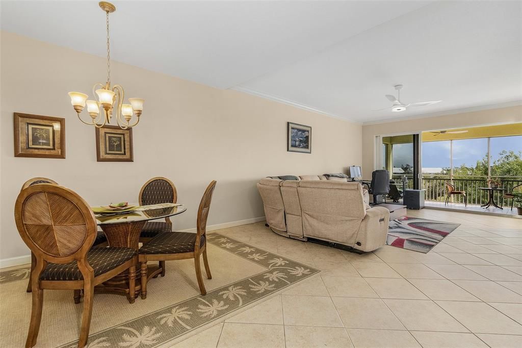 For Rent: $2,000 (3 beds, 2 baths, 1729 Square Feet)