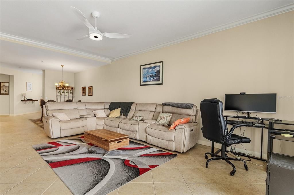 For Rent: $2,000 (3 beds, 2 baths, 1729 Square Feet)