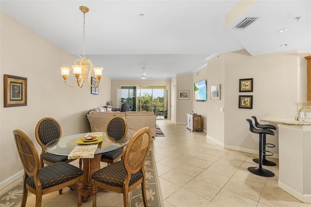 For Rent: $2,000 (3 beds, 2 baths, 1729 Square Feet)