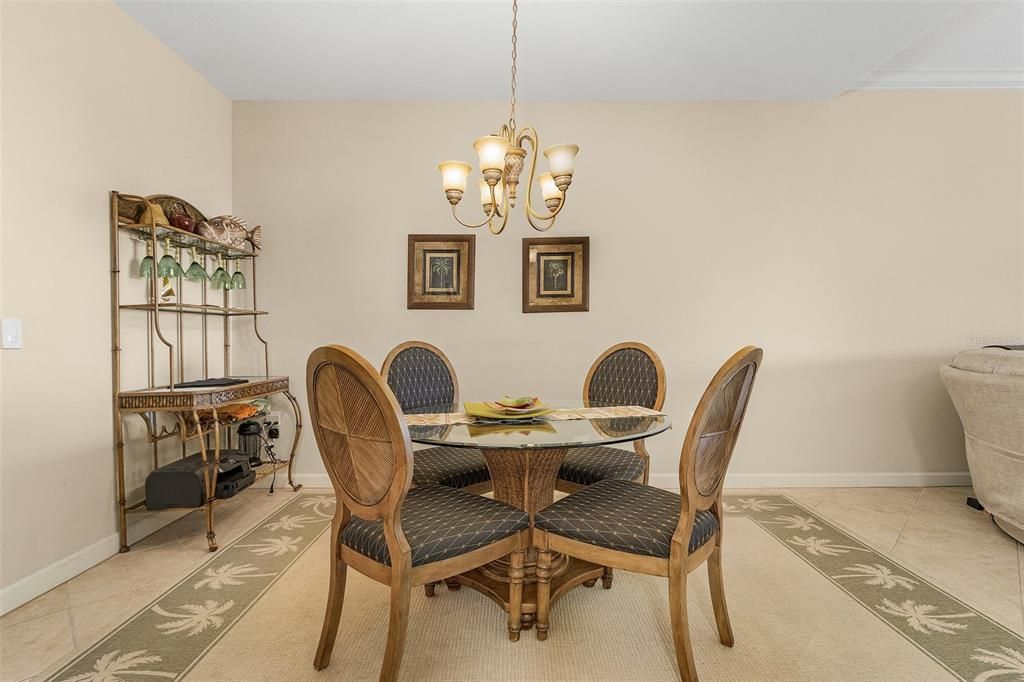 For Rent: $2,000 (3 beds, 2 baths, 1729 Square Feet)