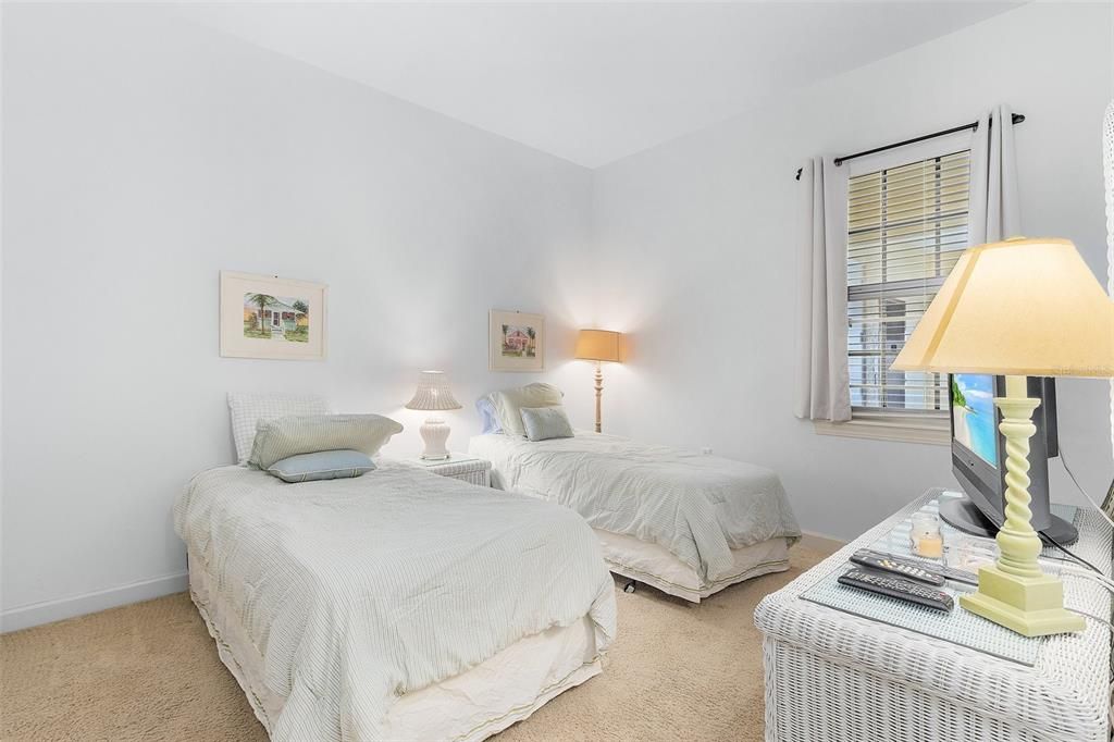 For Rent: $2,000 (3 beds, 2 baths, 1729 Square Feet)