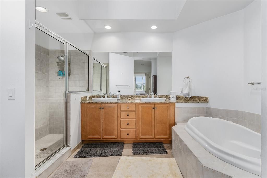 For Rent: $2,000 (3 beds, 2 baths, 1729 Square Feet)