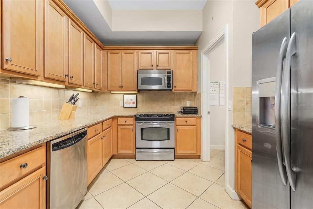 For Rent: $2,000 (3 beds, 2 baths, 1729 Square Feet)