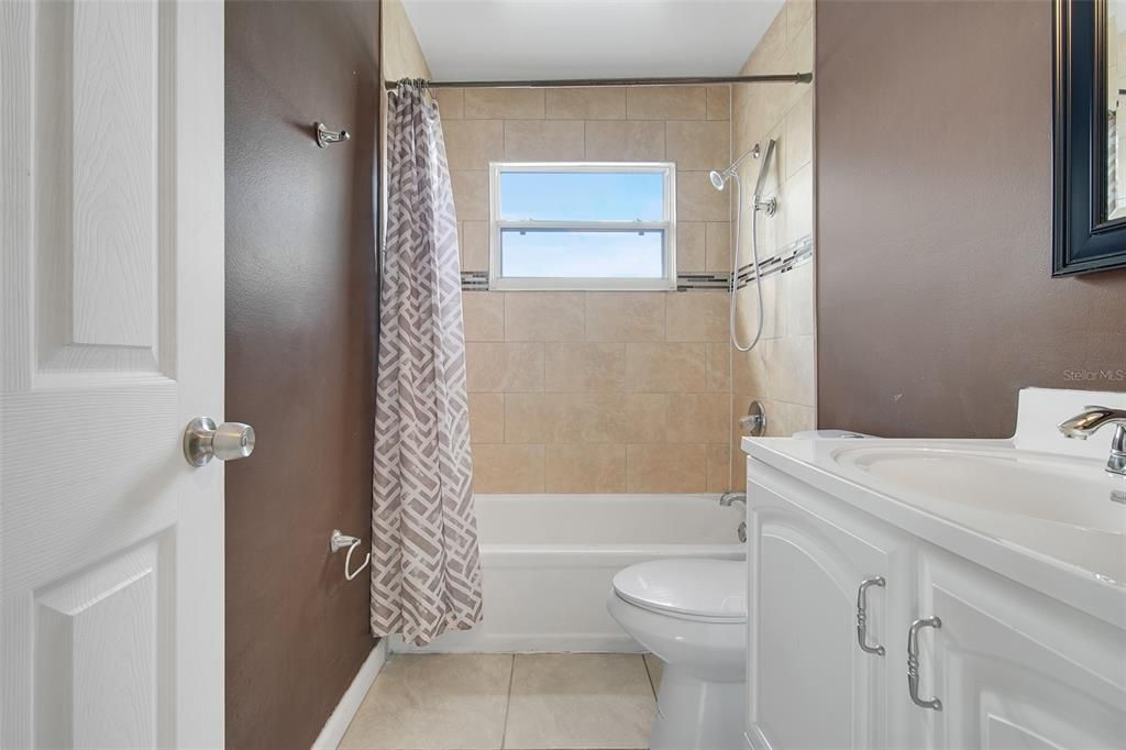 For Sale: $325,000 (4 beds, 2 baths, 2158 Square Feet)