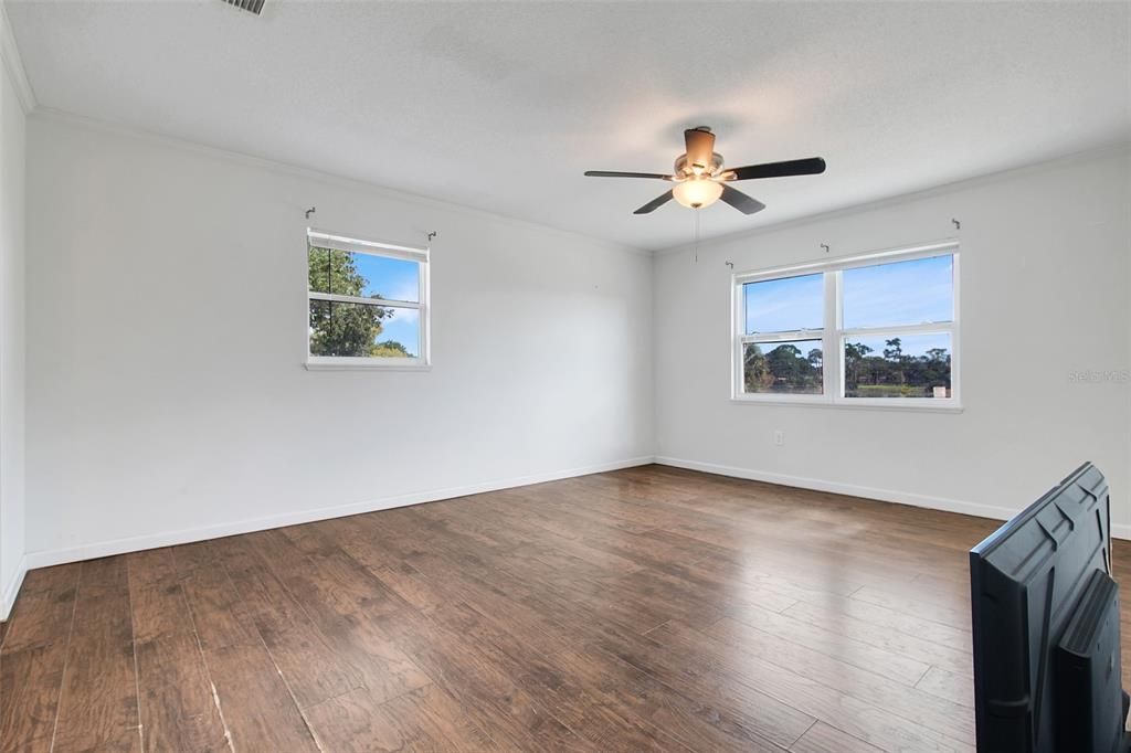 For Sale: $325,000 (4 beds, 2 baths, 2158 Square Feet)