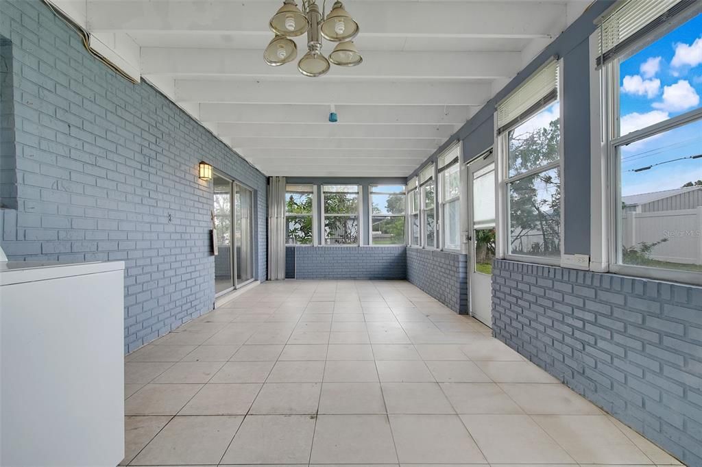 For Sale: $325,000 (4 beds, 2 baths, 2158 Square Feet)