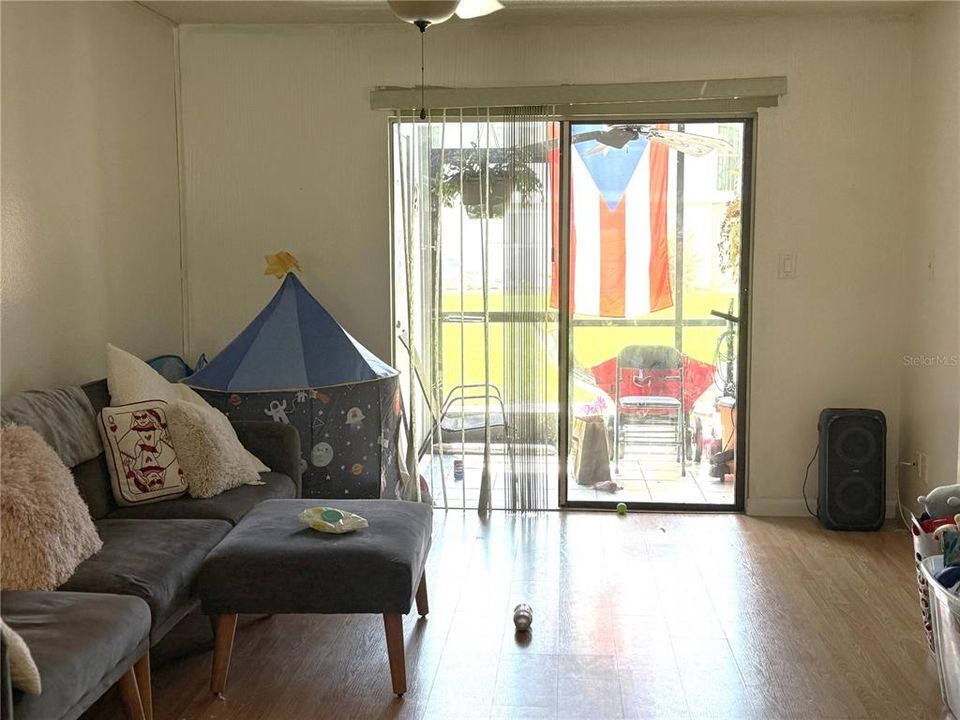 En Venta: $157,629 (2 camas, 2 baños, 936 Pies cuadrados)