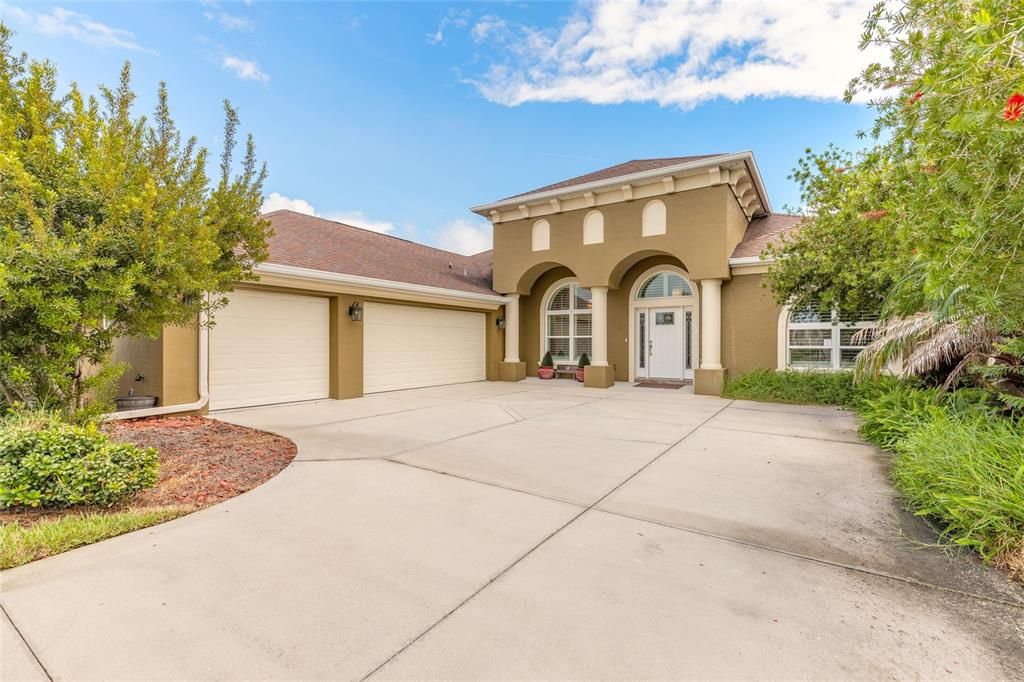 Active With Contract: $599,888 (3 beds, 2 baths, 2744 Square Feet)