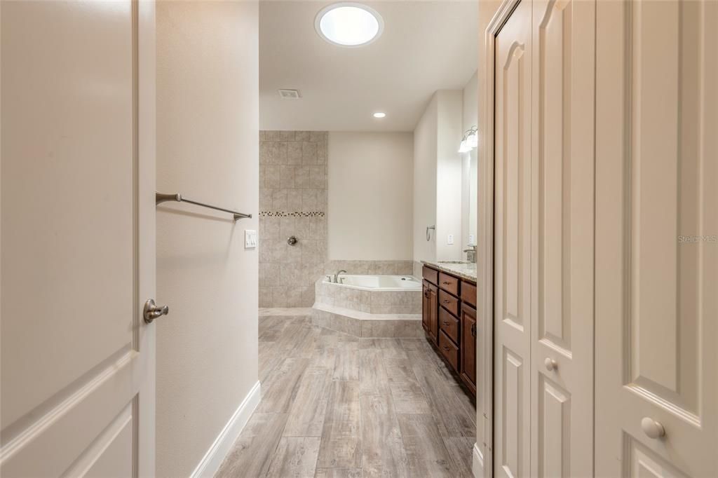 Active With Contract: $599,888 (3 beds, 2 baths, 2744 Square Feet)