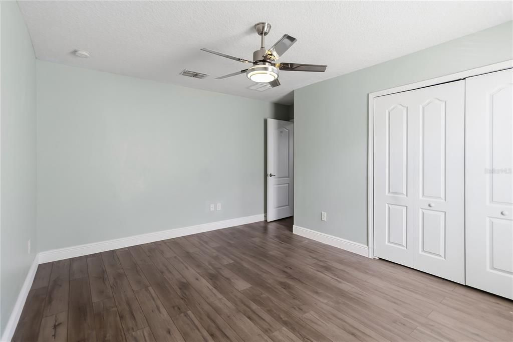 Activo con contrato: $650,000 (5 camas, 3 baños, 3774 Pies cuadrados)