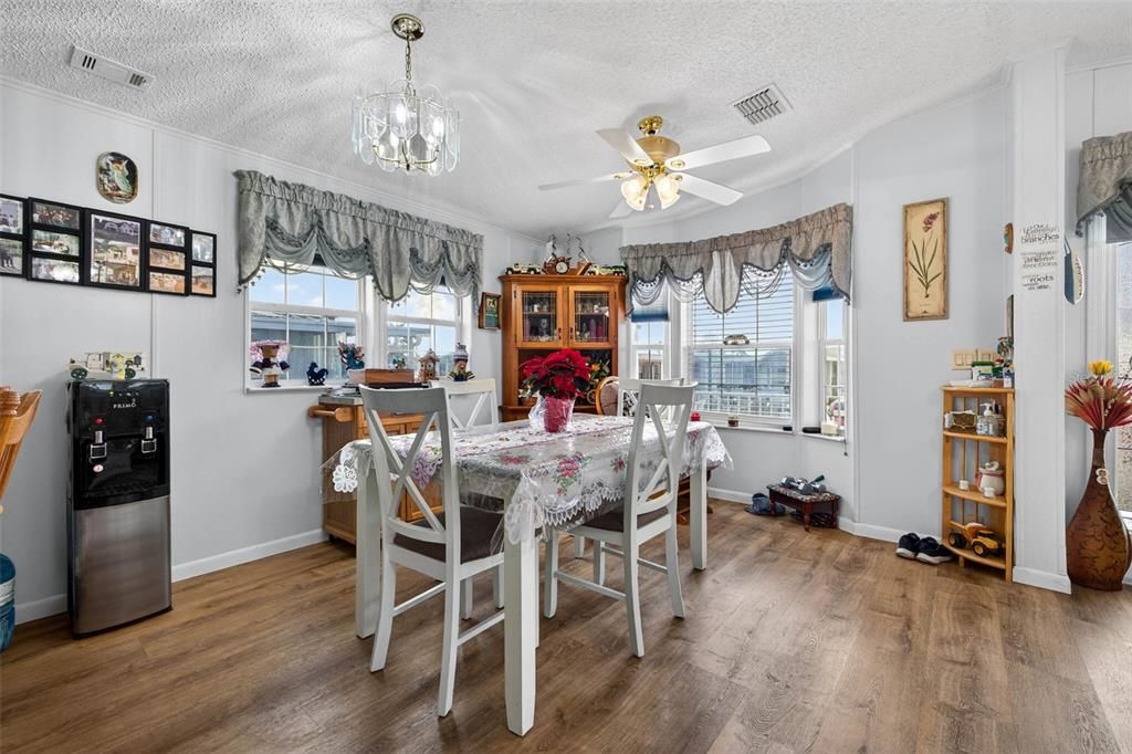For Sale: $159,900 (2 beds, 2 baths, 756 Square Feet)