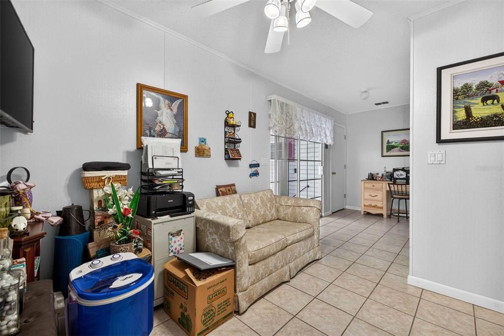 For Sale: $159,900 (2 beds, 2 baths, 756 Square Feet)