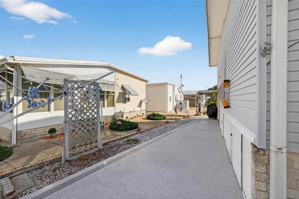 For Sale: $159,900 (2 beds, 2 baths, 756 Square Feet)