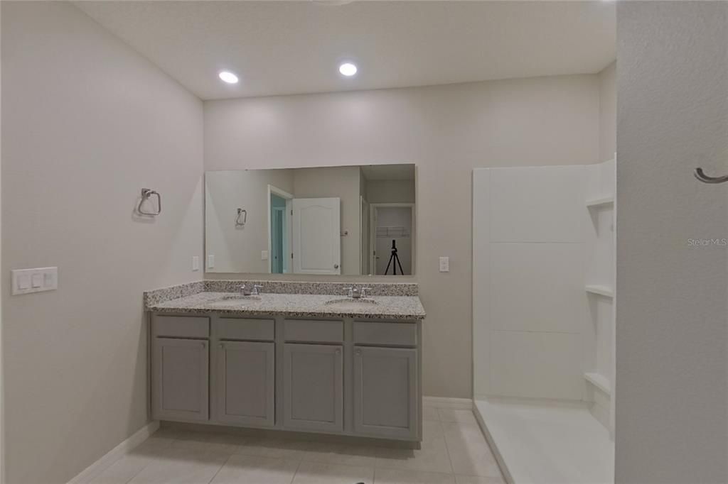 В аренду: $2,499 (4 спален, 2 ванн, 1846 Квадратных фут)