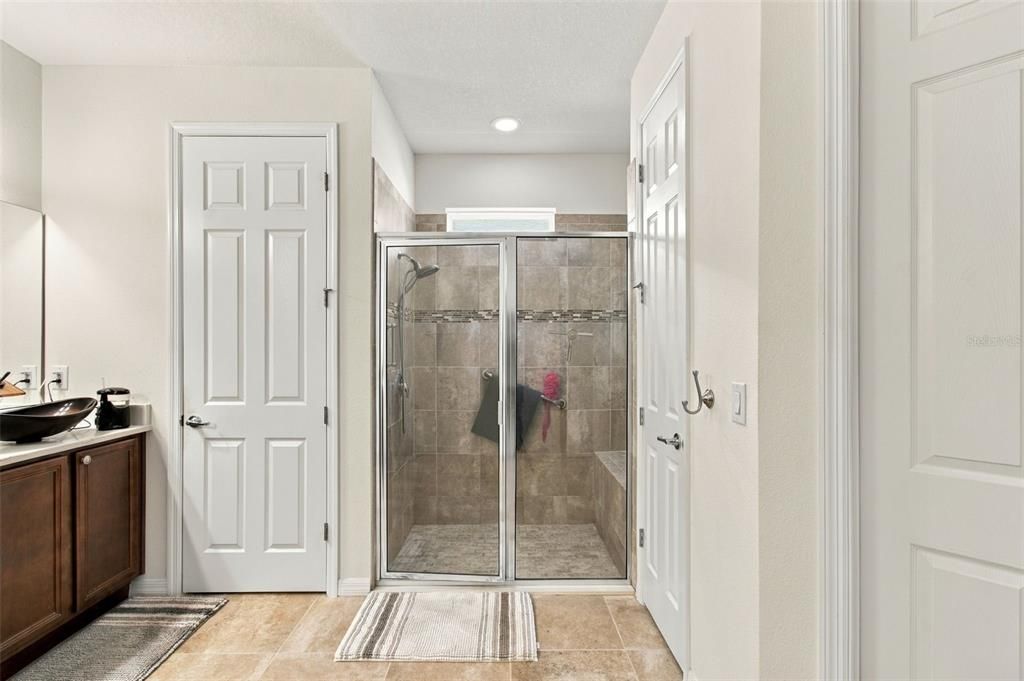 En Venta: $364,000 (2 camas, 2 baños, 1975 Pies cuadrados)