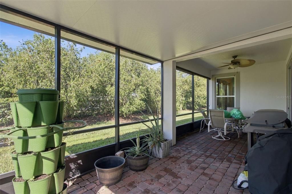 En Venta: $364,000 (2 camas, 2 baños, 1975 Pies cuadrados)