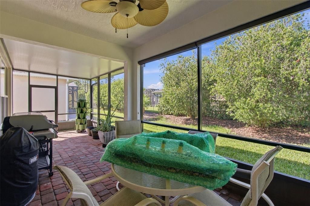 En Venta: $364,000 (2 camas, 2 baños, 1975 Pies cuadrados)