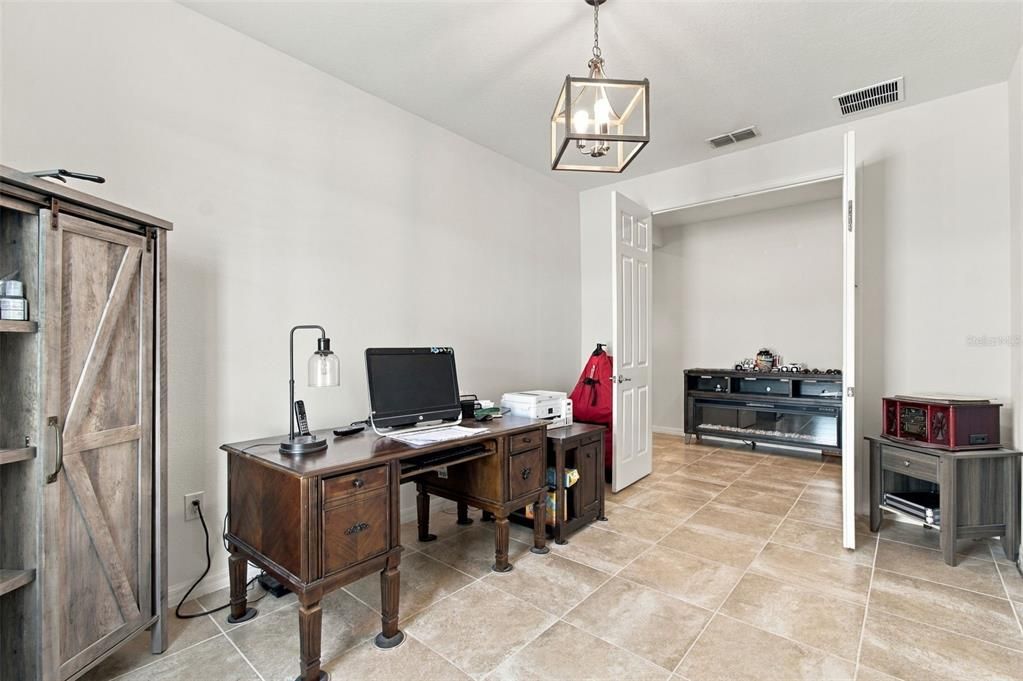En Venta: $364,000 (2 camas, 2 baños, 1975 Pies cuadrados)