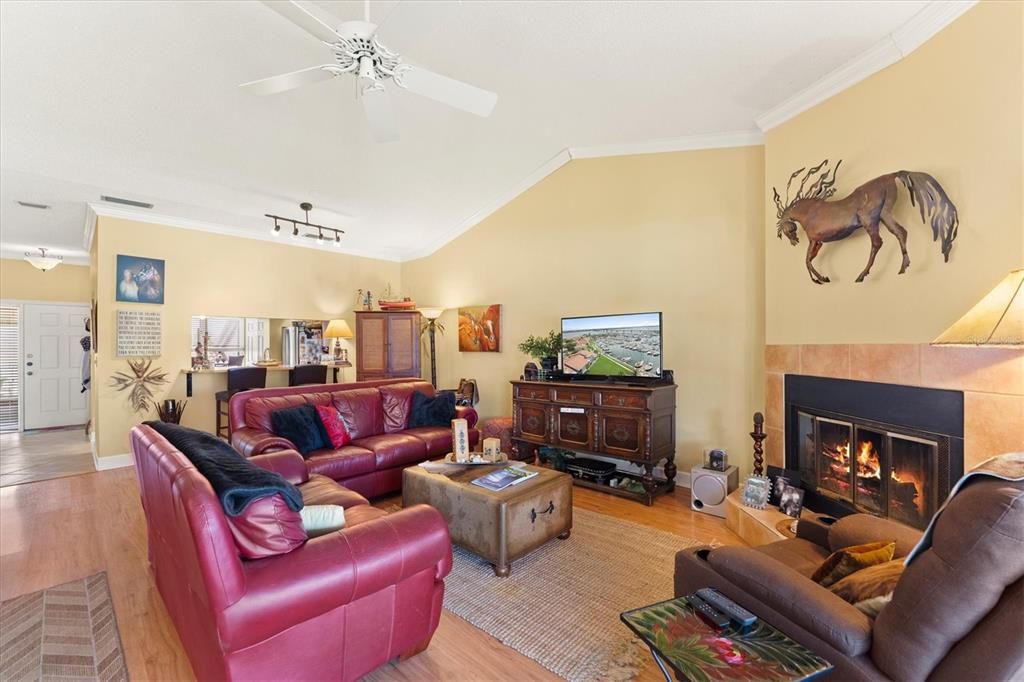 For Sale: $685,000 (2 beds, 2 baths, 1480 Square Feet)