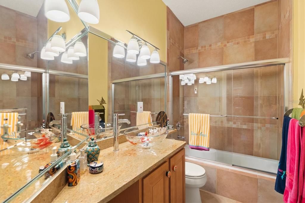 For Sale: $685,000 (2 beds, 2 baths, 1480 Square Feet)