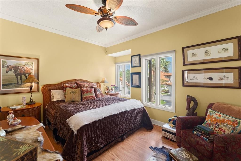 For Sale: $685,000 (2 beds, 2 baths, 1480 Square Feet)