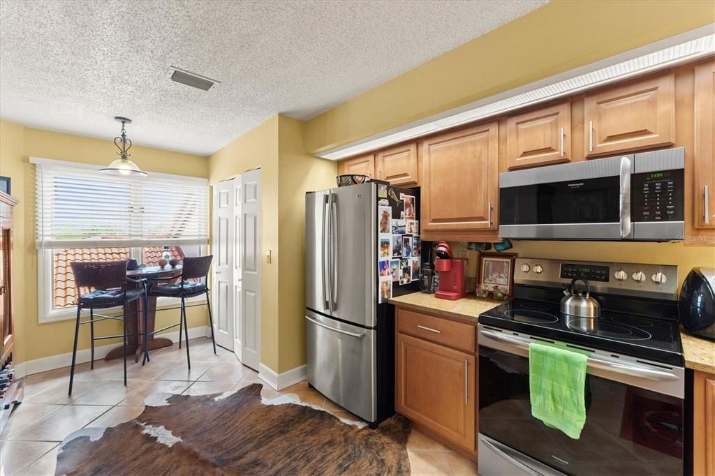 For Sale: $685,000 (2 beds, 2 baths, 1480 Square Feet)