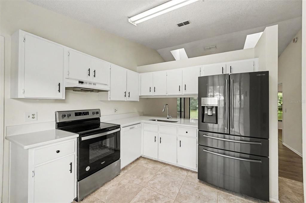 En Venta: $250,000 (2 camas, 2 baños, 870 Pies cuadrados)