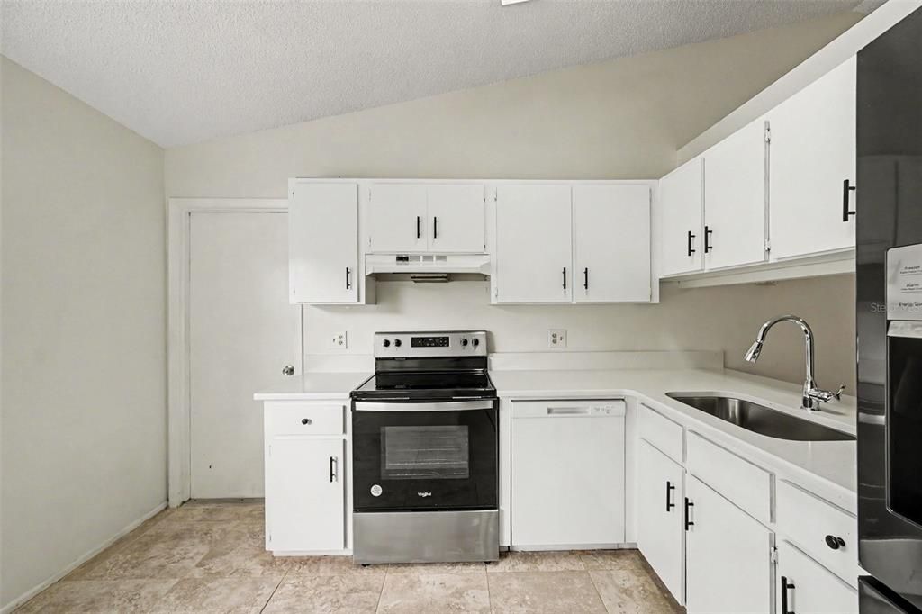 En Venta: $250,000 (2 camas, 2 baños, 870 Pies cuadrados)