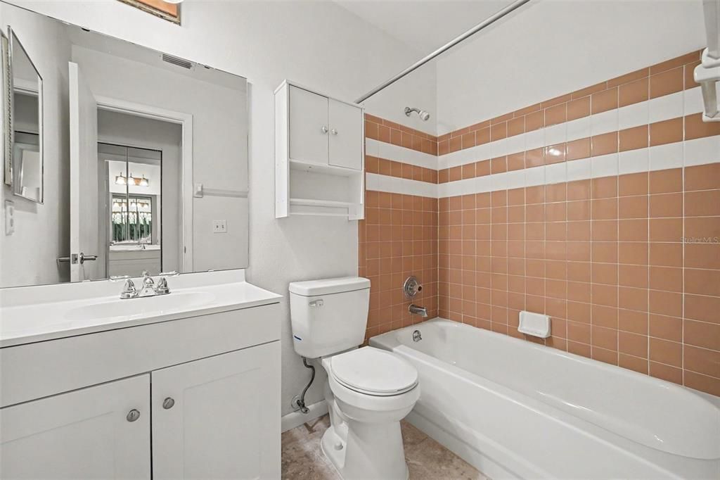 En Venta: $250,000 (2 camas, 2 baños, 870 Pies cuadrados)
