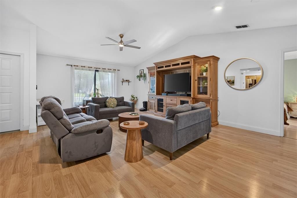 En Venta: $419,900 (3 camas, 2 baños, 1508 Pies cuadrados)