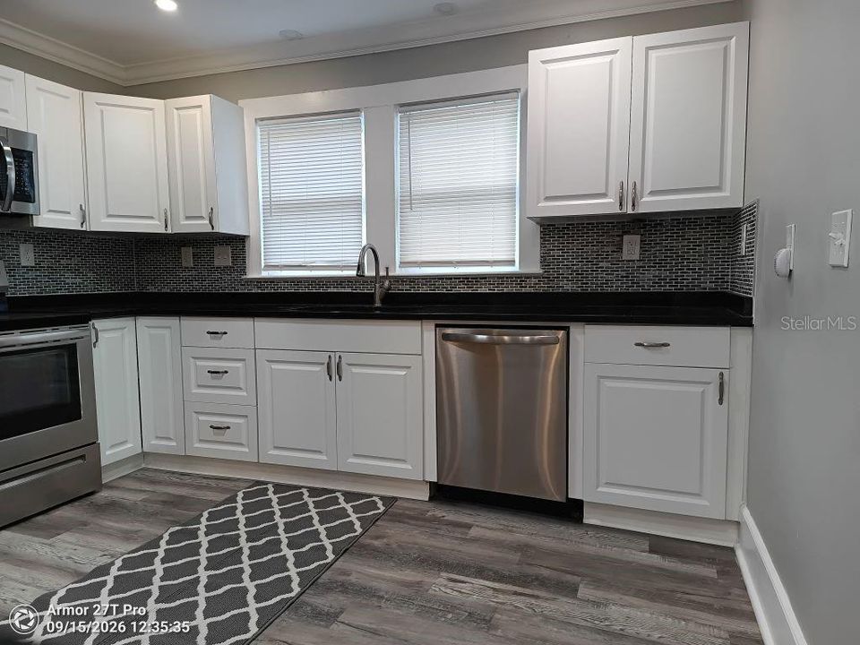 В аренду: $2,600 (2 спален, 1 ванн, 1272 Квадратных фут)