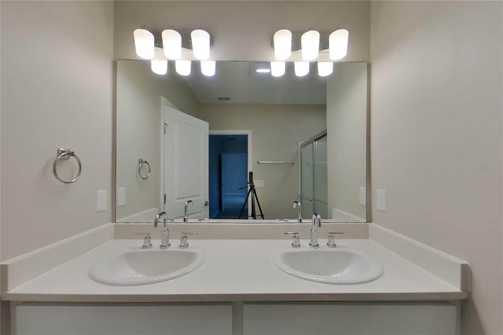 В аренду: $2,499 (4 спален, 3 ванн, 2106 Квадратных фут)