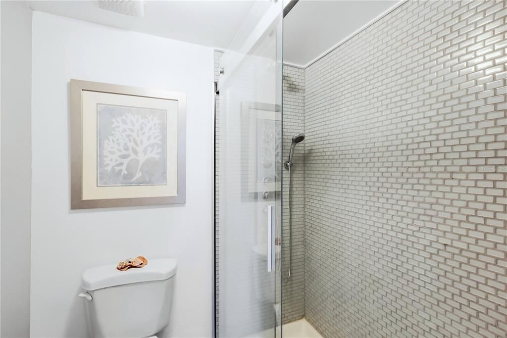 For Sale: $335,000 (2 beds, 2 baths, 1304 Square Feet)