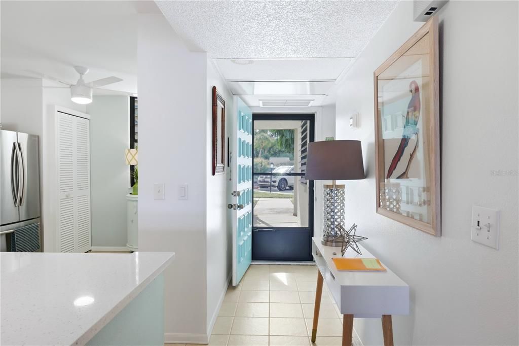 For Sale: $335,000 (2 beds, 2 baths, 1304 Square Feet)