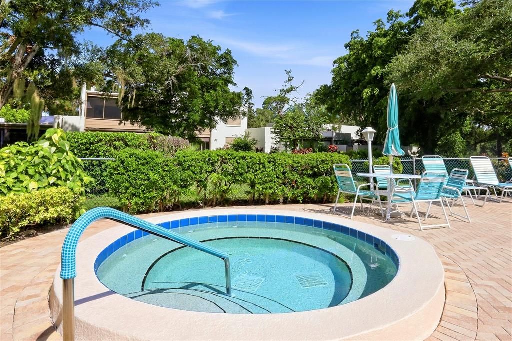 For Sale: $335,000 (2 beds, 2 baths, 1304 Square Feet)