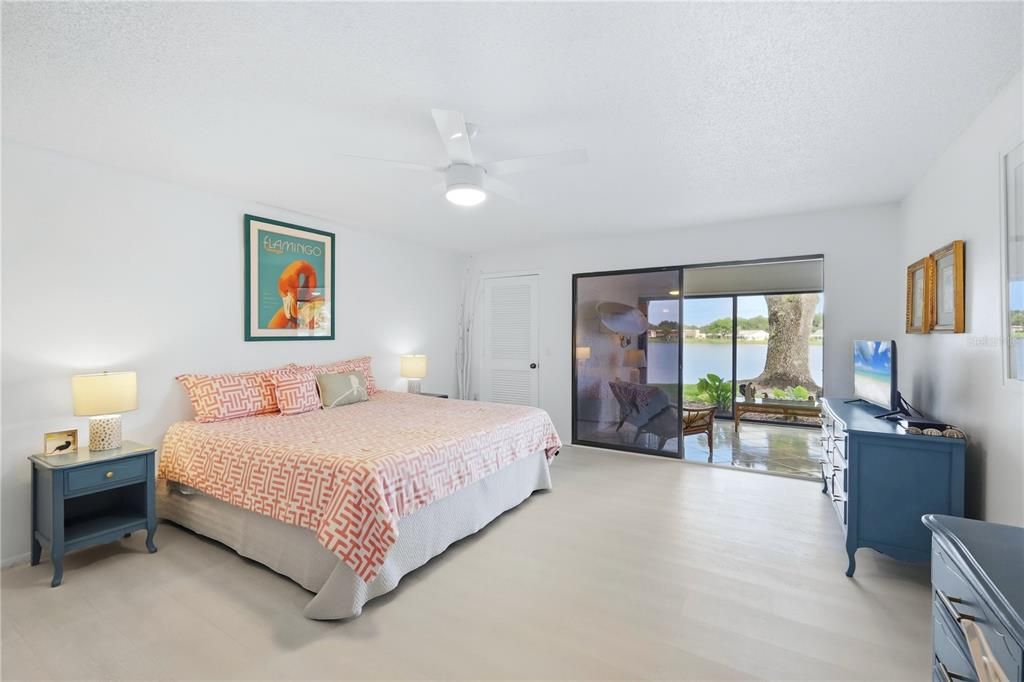For Sale: $335,000 (2 beds, 2 baths, 1304 Square Feet)