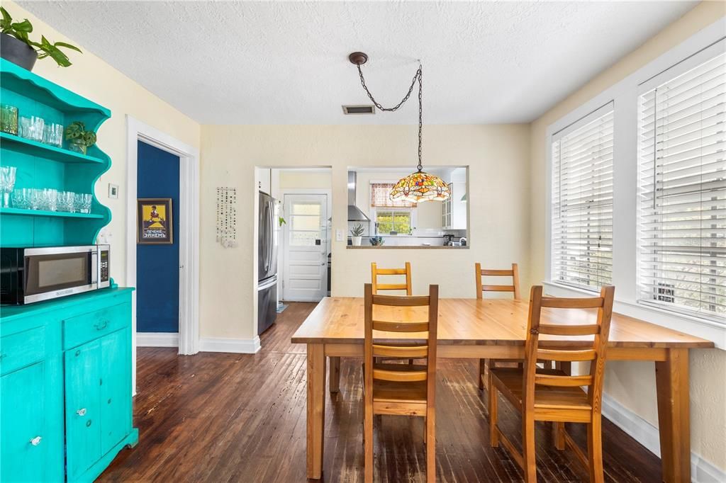 En Venta: $539,000 (3 camas, 2 baños, 1072 Pies cuadrados)