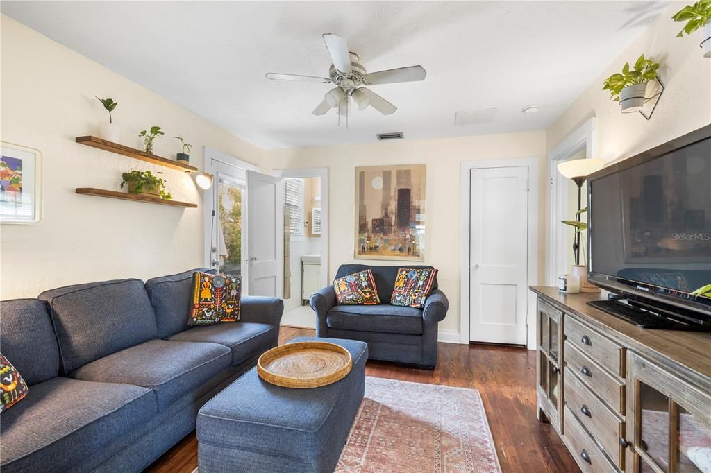 En Venta: $539,000 (3 camas, 2 baños, 1072 Pies cuadrados)