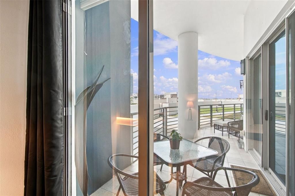 For Sale: $650,000 (2 beds, 2 baths, 1338 Square Feet)