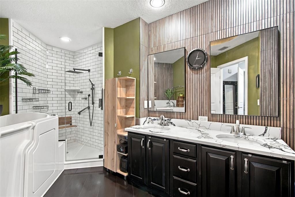 For Sale: $650,000 (2 beds, 2 baths, 1338 Square Feet)
